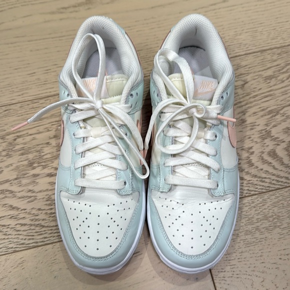 Nike Dunk Low in Barely Green size 8 - Picture 1 of 3